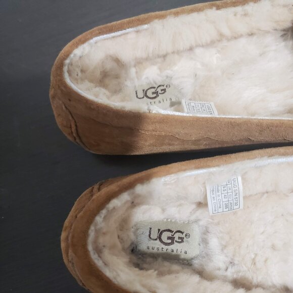 UGG Classic Suede Tan Slip on Moccasin Slippers Sheepkeen Lined 11/ EU 42 - Picture 6 of 12